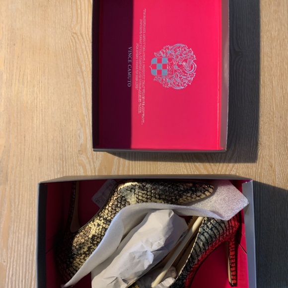 Vince Camuto heels - Picture 5 of 5